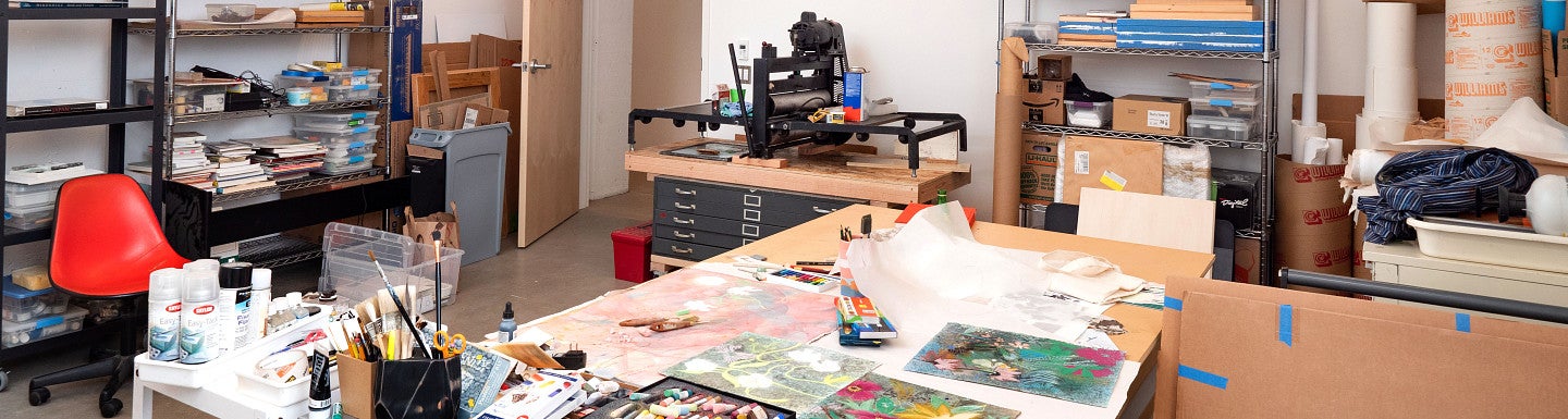 Photograph of an art lab. 