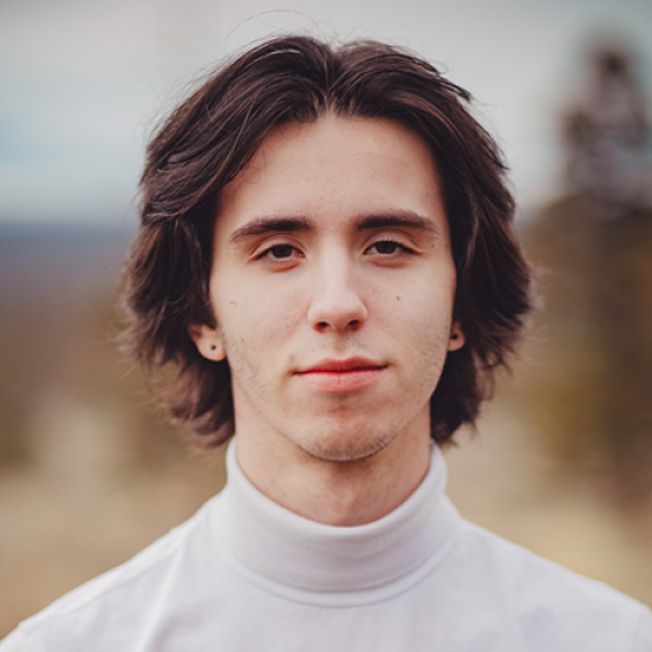 atticus buswell headshot