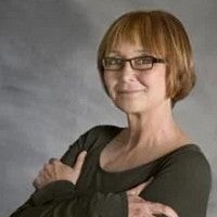 Kate Wagel Headshot